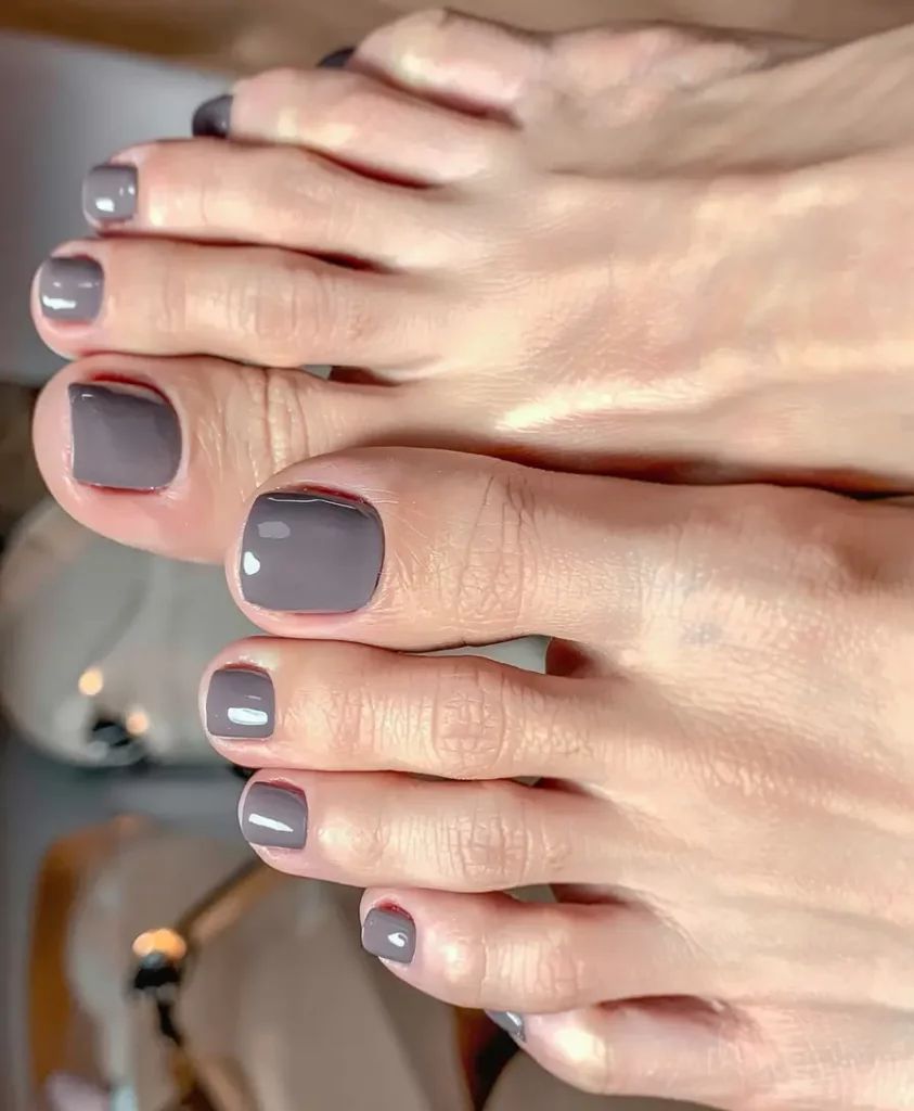 عکس پای لاک زده و مدل ژلیش ناخن پا