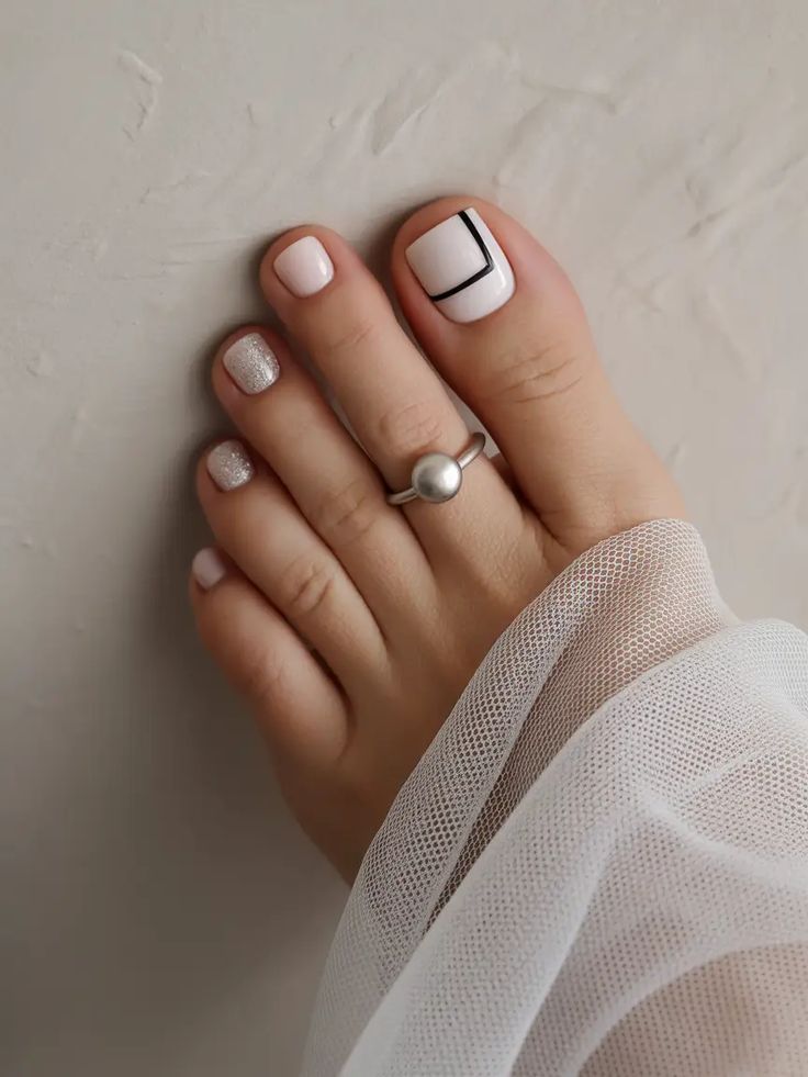 عکس پای لاک زده و مدل ژلیش ناخن پا