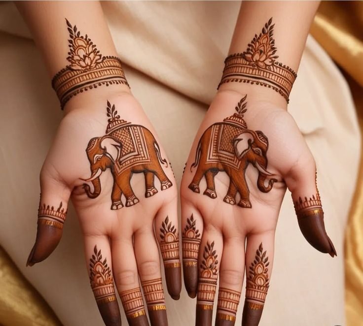 نقش حنا فانتزی روی دست