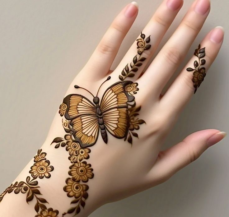 نقش حنا فانتزی روی دست