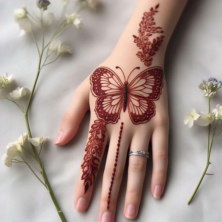 نقش حنا فانتزی روی دست