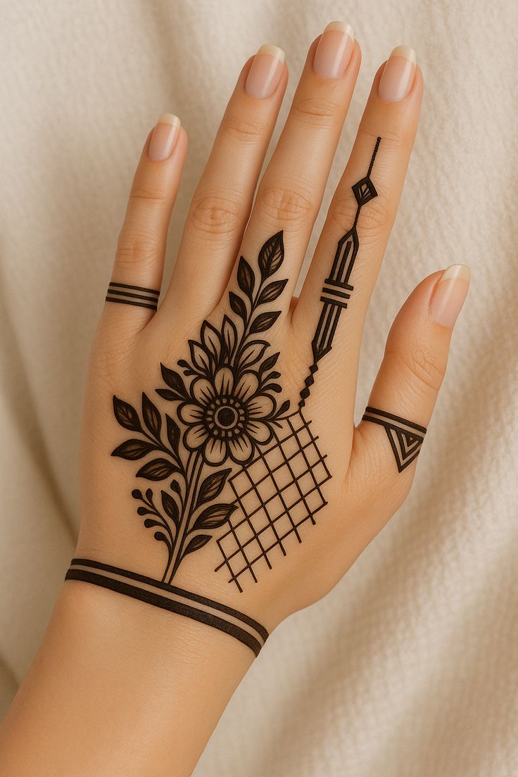 نقش حنا فانتزی روی دست