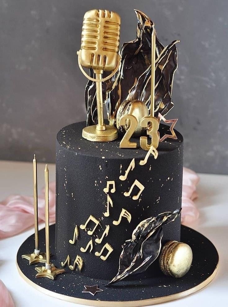 کیک تولد پسرانه نوجوان