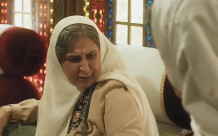 مرجانه گلچین در بامداد خمار