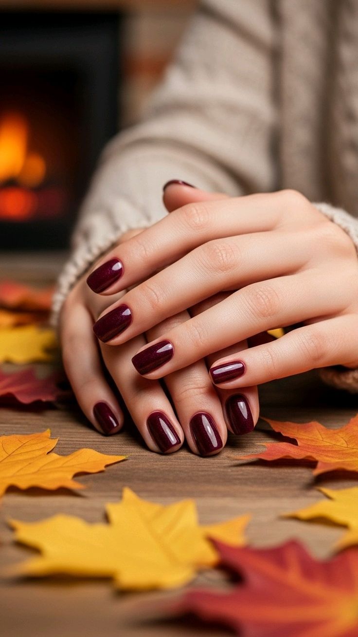 لاک ناخن قرمز زرشکی