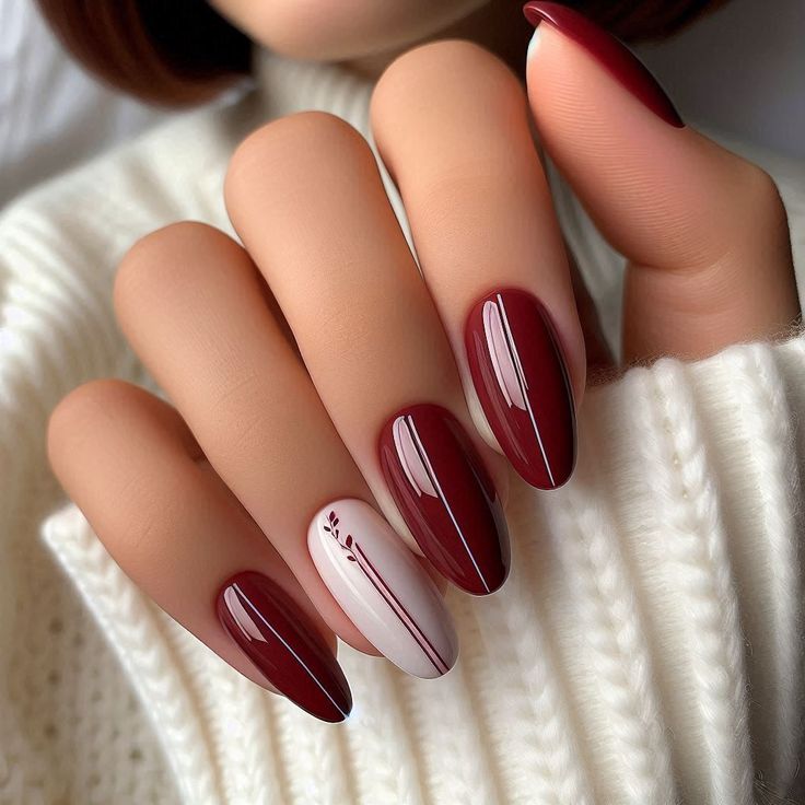 لاک ناخن قرمز زرشکی