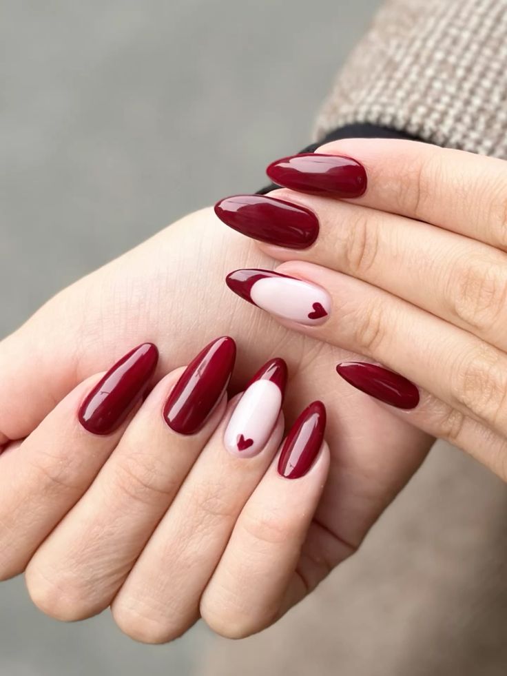 لاک ناخن قرمز زرشکی