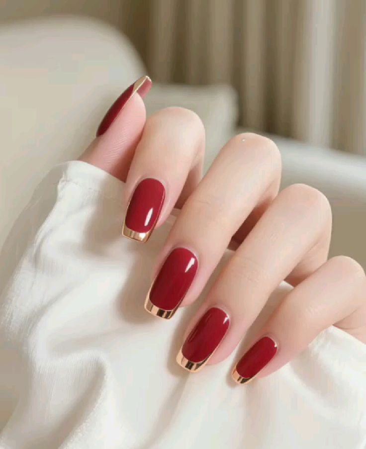 لاک ناخن قرمز زرشکی