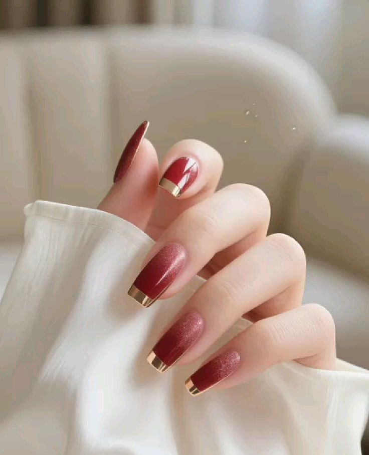 لاک ناخن قرمز زرشکی