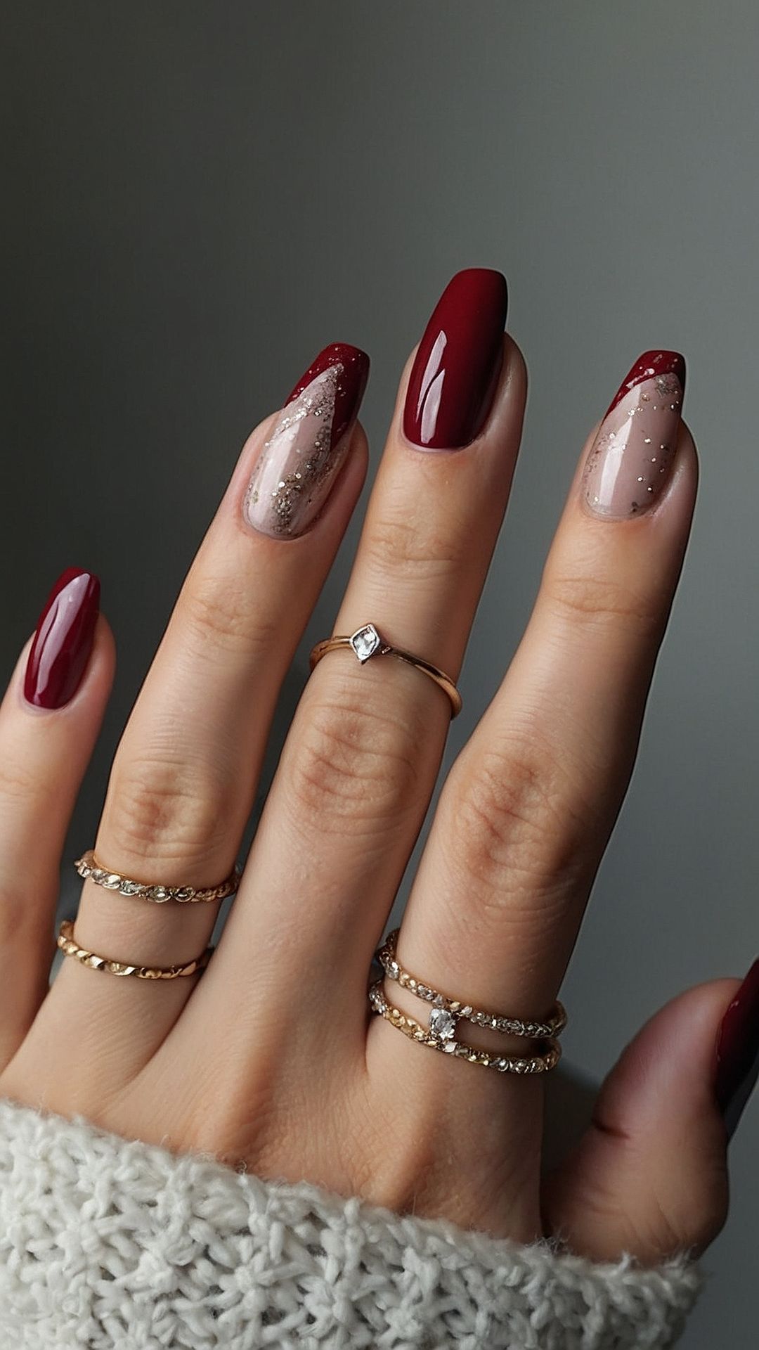 لاک ناخن قرمز زرشکی