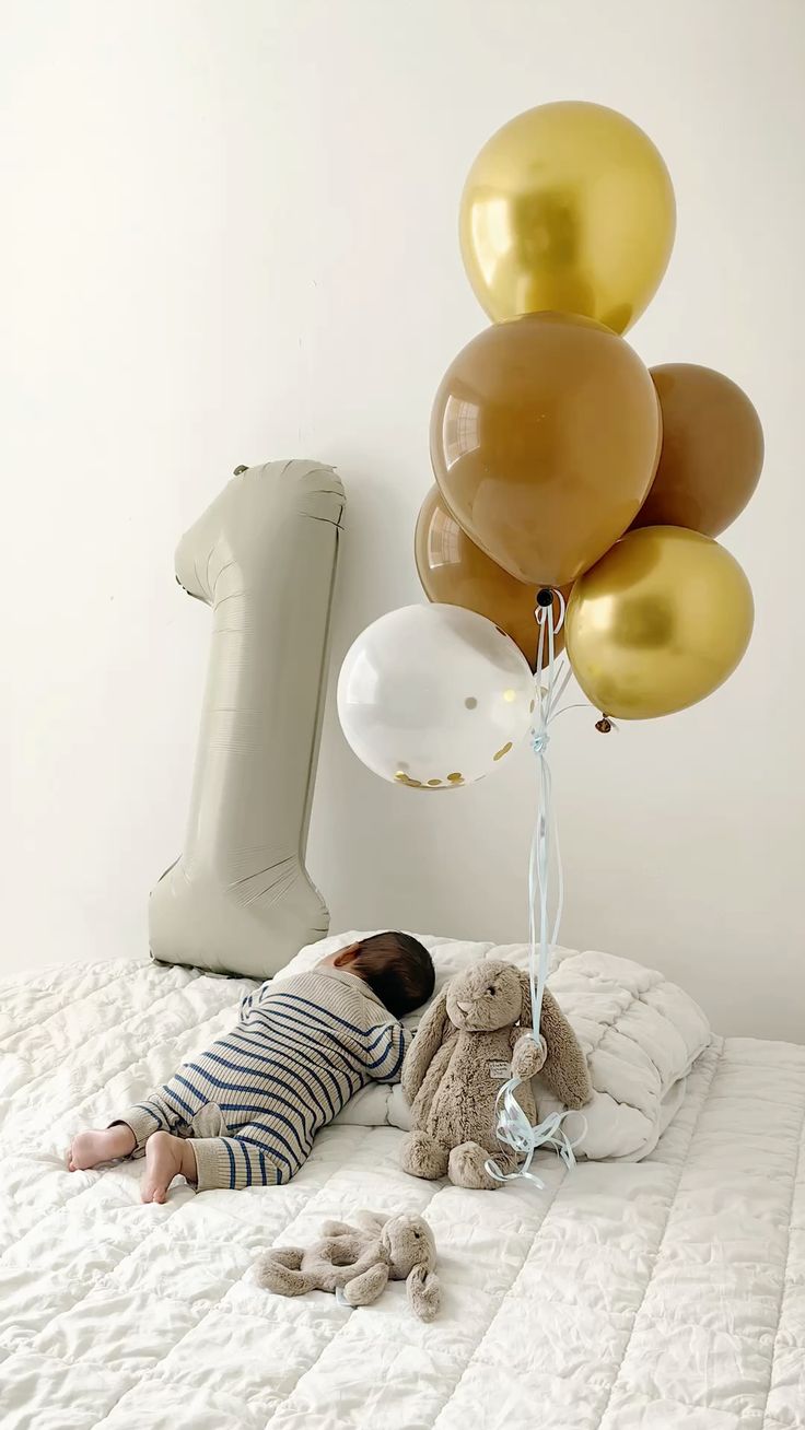 ایده عکس ماهگرد نوزاد در منزل