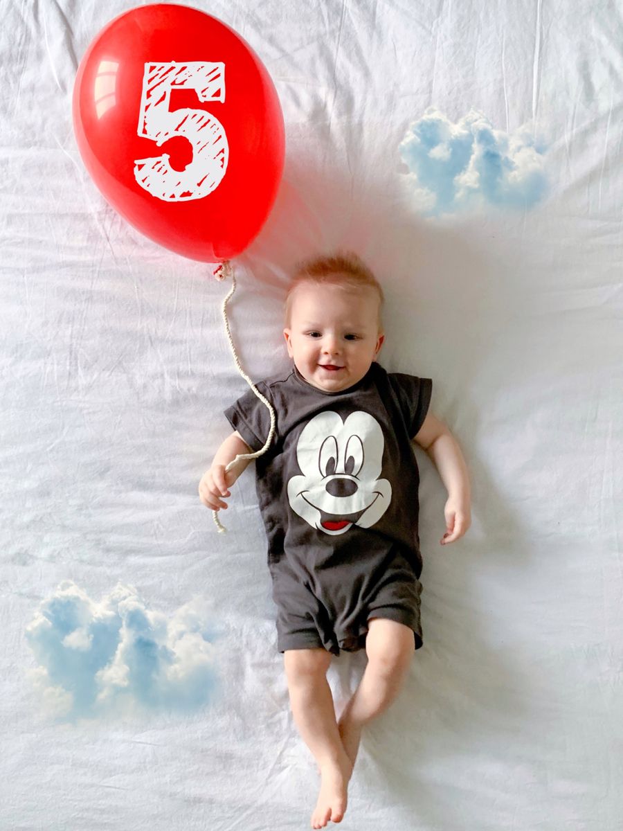 ایده عکس ماهگرد نوزاد در منزل