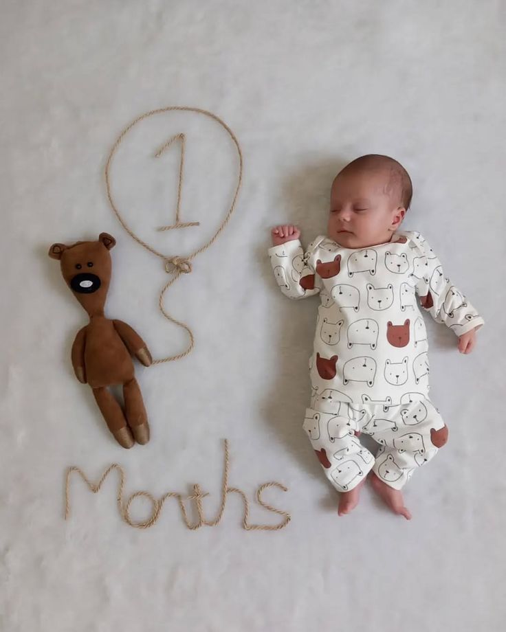 ایده عکس ماهگرد نوزاد در منزل