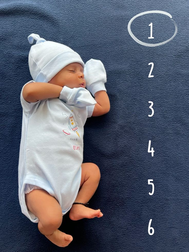 ایده عکس ماهگرد نوزاد در منزل