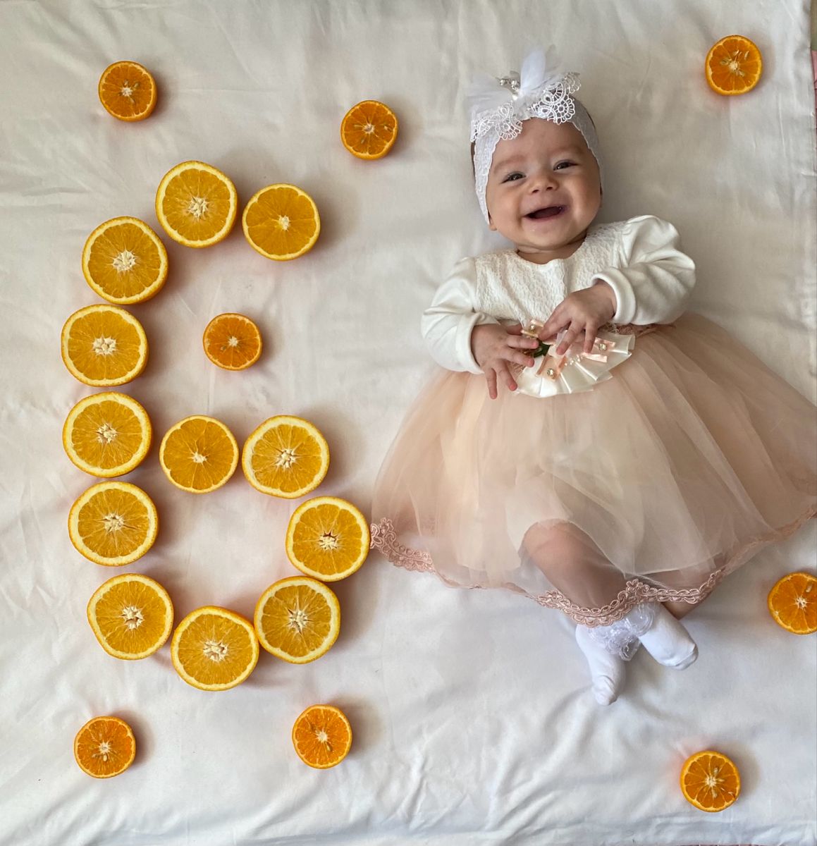 ایده عکس ماهگرد نوزاد در منزل