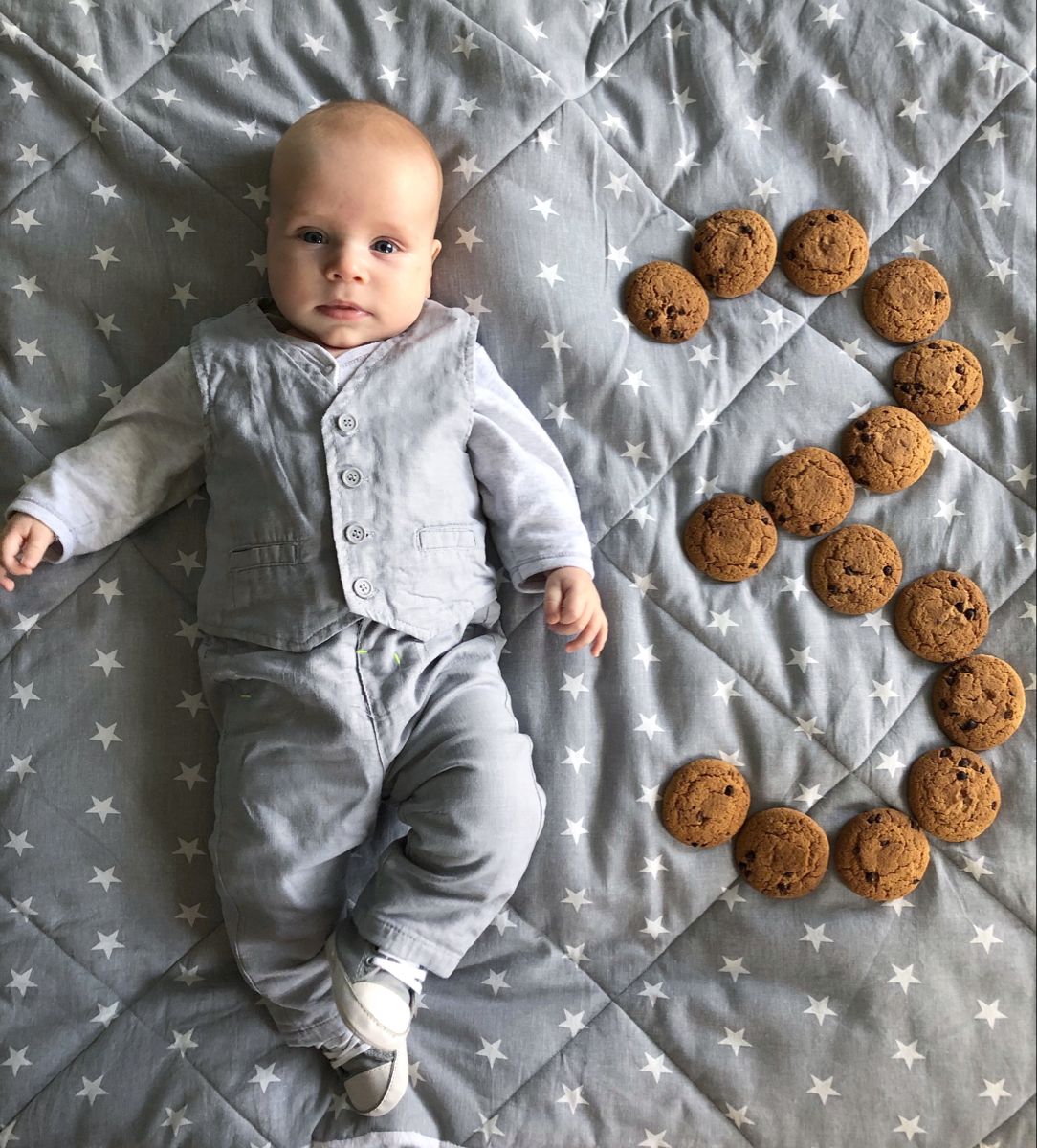 ایده عکس ماهگرد نوزاد در منزل