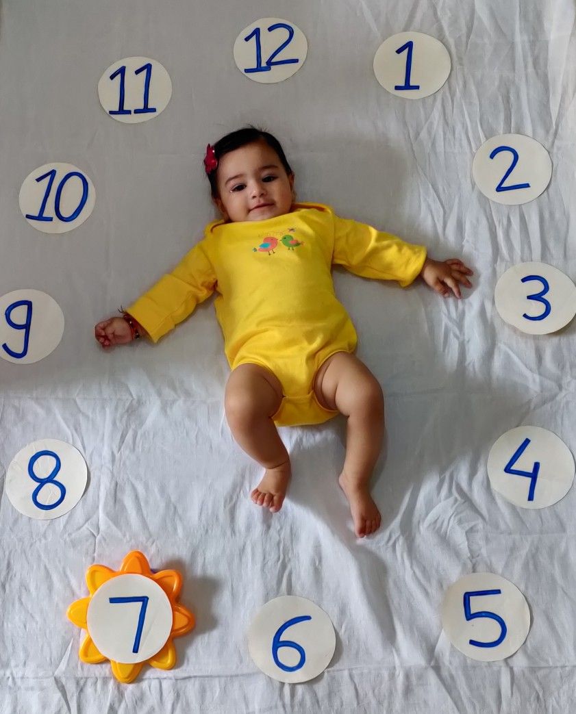 ایده عکس ماهگرد نوزاد در منزل