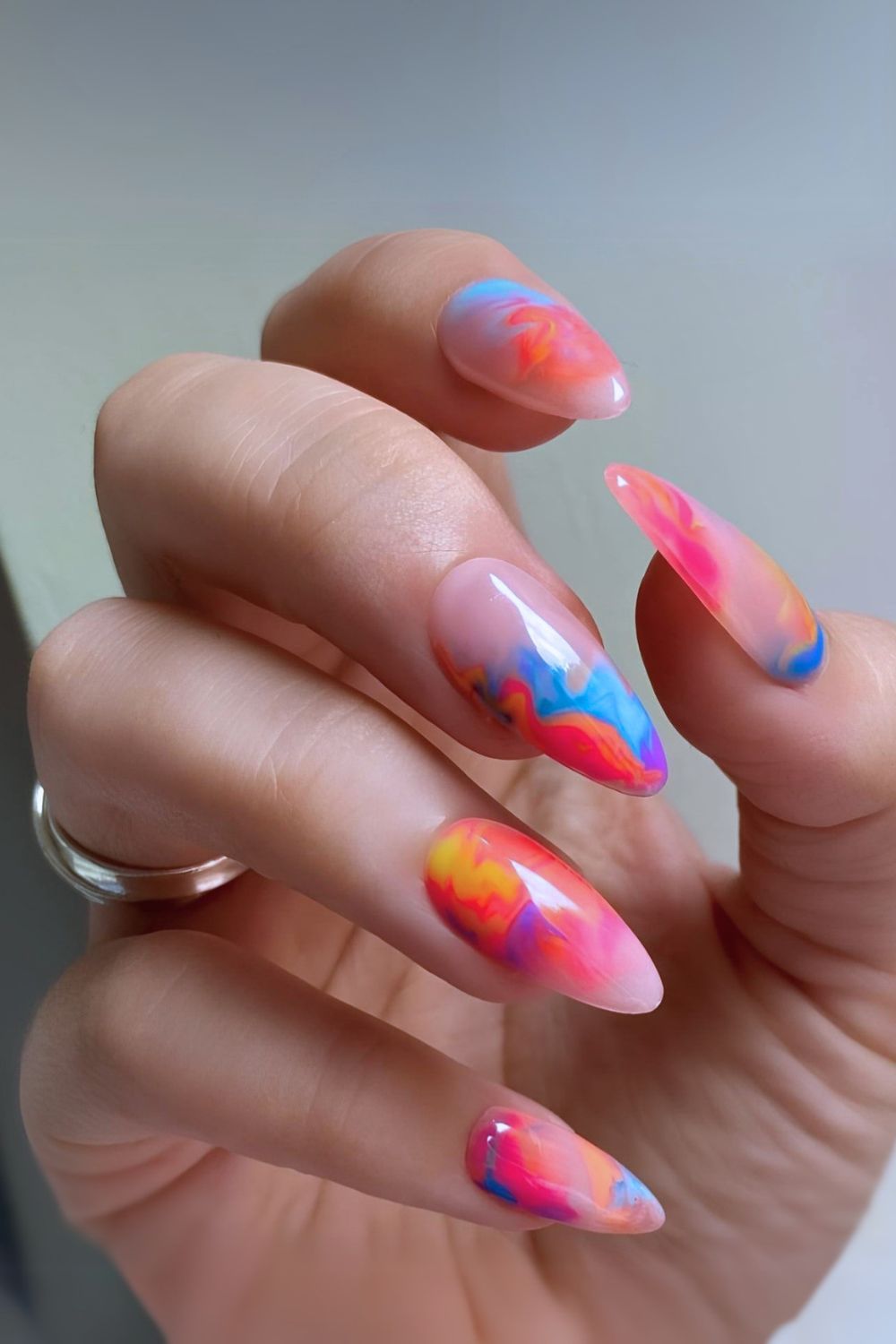 مدل ناخن فرنچ ماربل سفید و رنگی