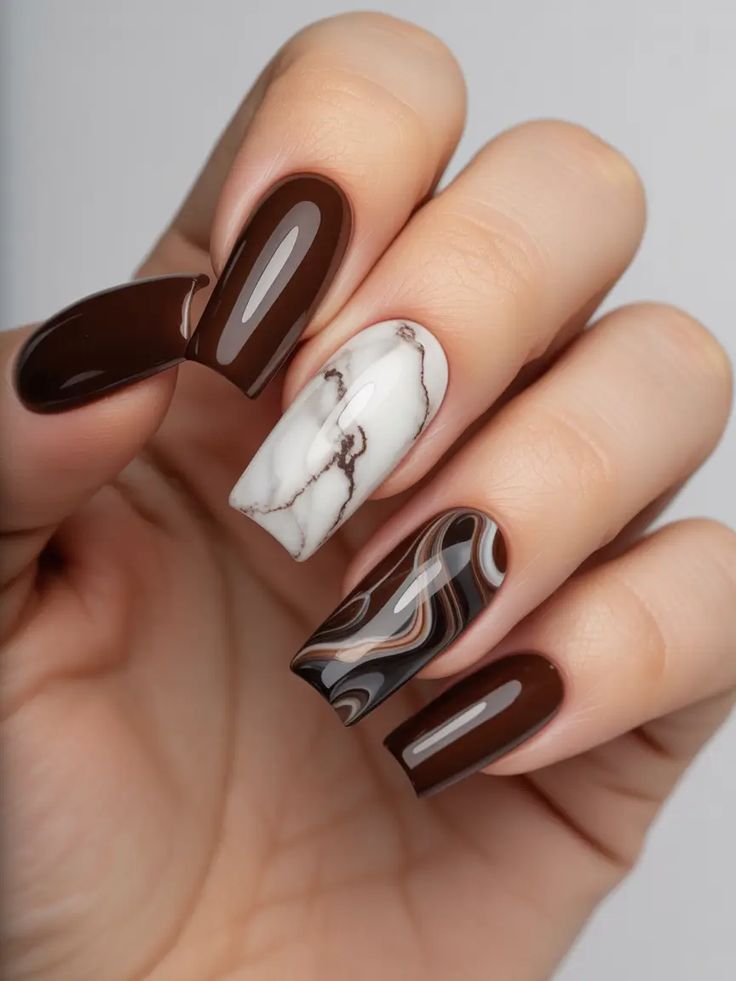 مدل ناخن فرنچ ماربل سفید و رنگی