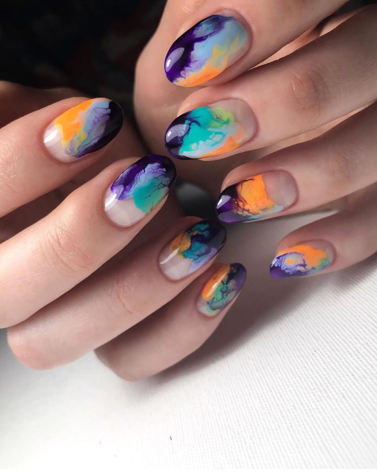 مدل ناخن فرنچ ماربل سفید و رنگی