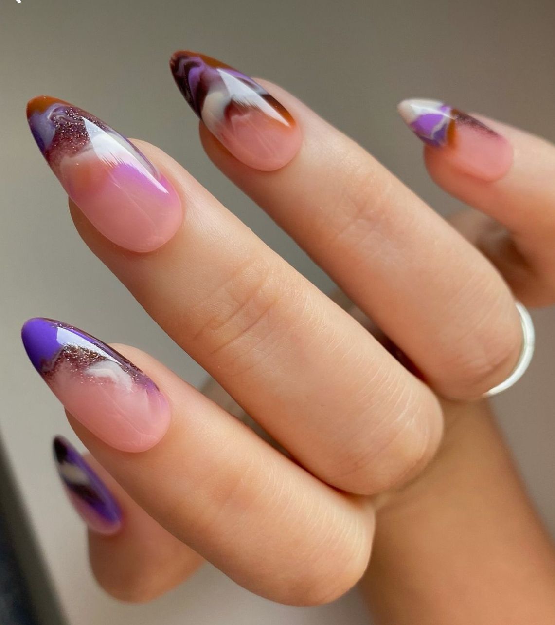 مدل ناخن فرنچ ماربل سفید و رنگی