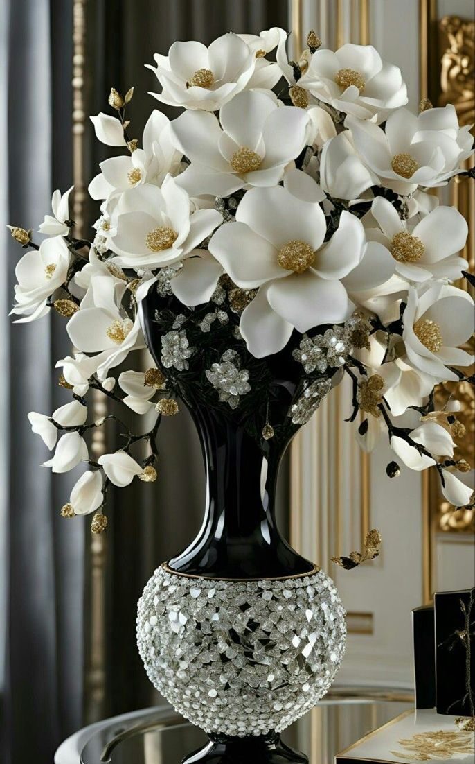 گلدان دکوری بزرگ برای گوشه پذیرایی