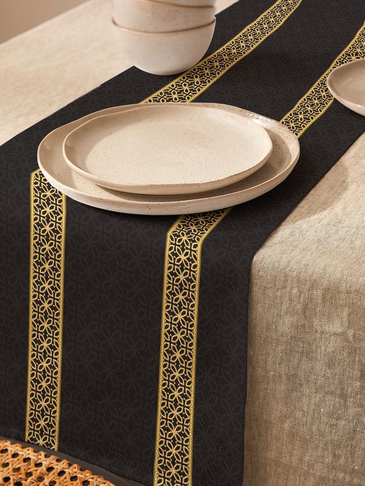 رانر میز ناهارخوری