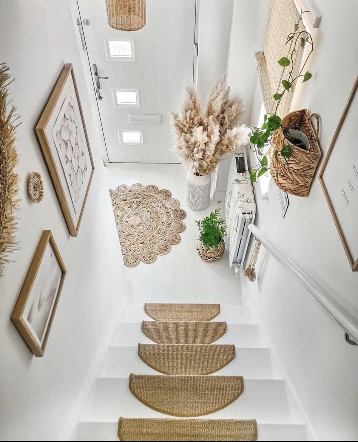 تزیین راه پله ورودی ساختمان