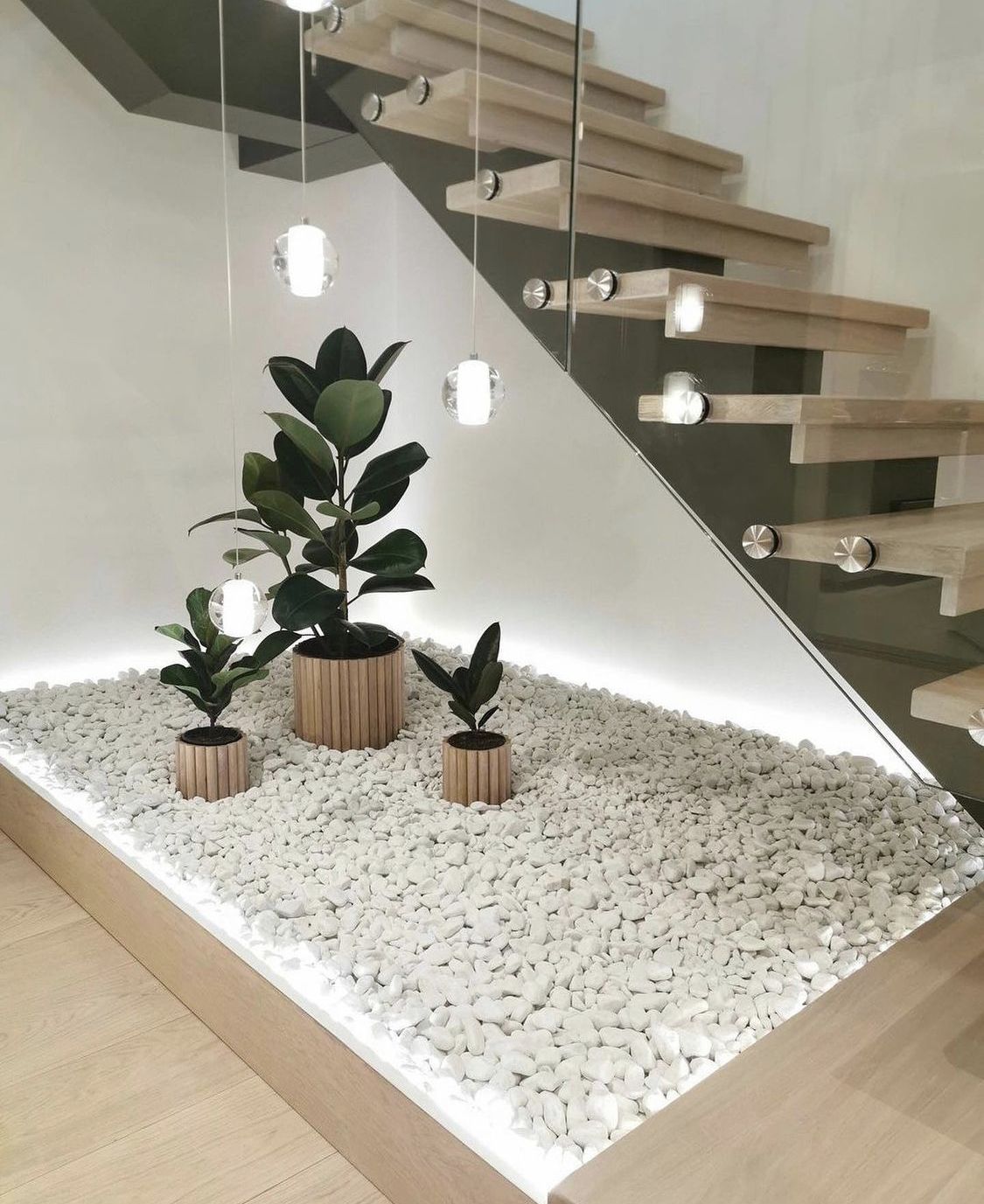 تزیین راه پله ورودی ساختمان