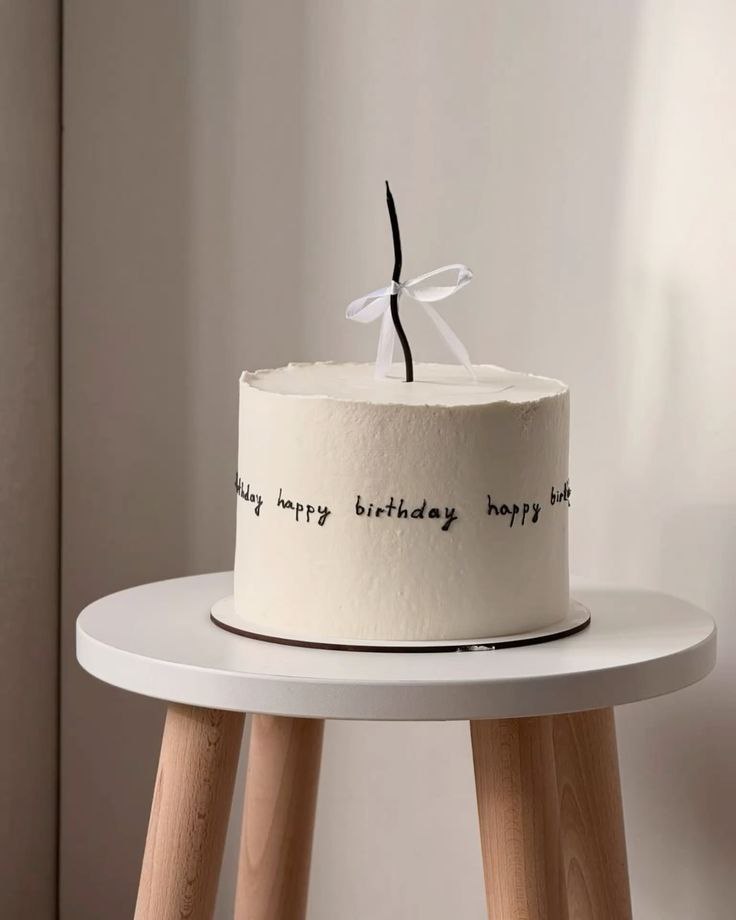 کیک مینیمال مردانه