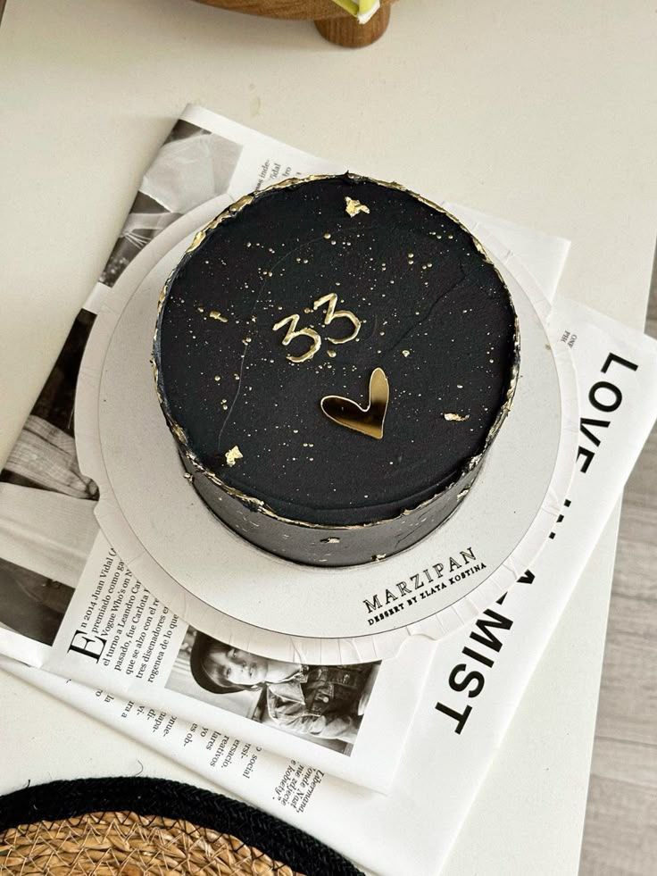 کیک مینیمال مردانه