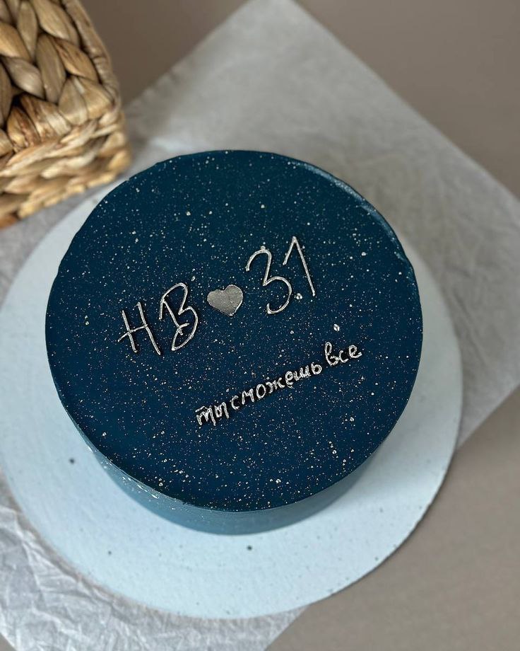 کیک مینیمال مردانه