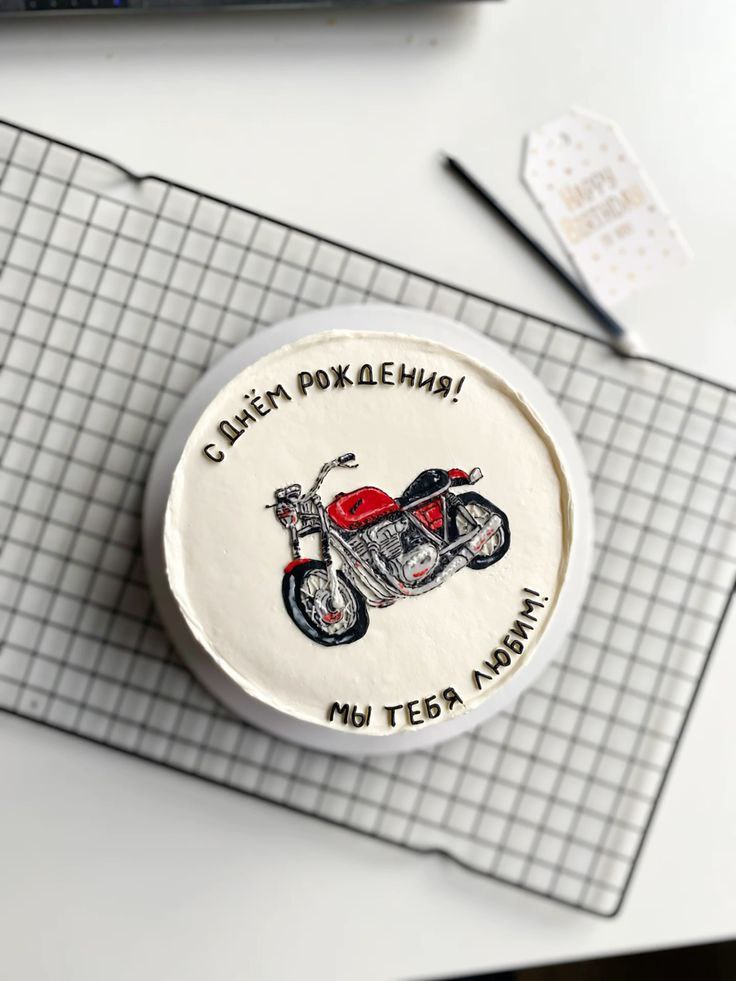 کیک مینیمال مردانه