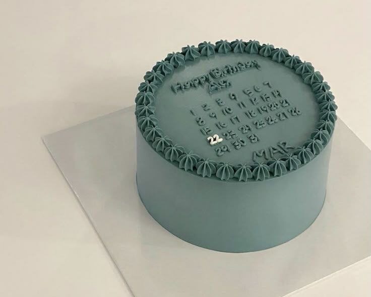 کیک مینیمال مردانه