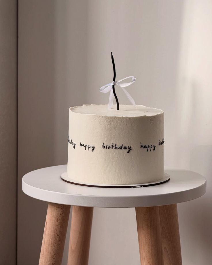 کیک مینیمال مردانه