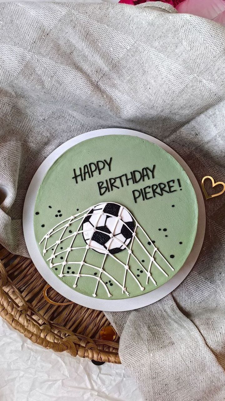 کیک مینیمال مردانه