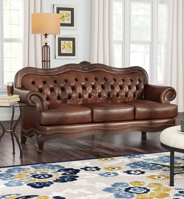 مبل قهوه ای و فرش