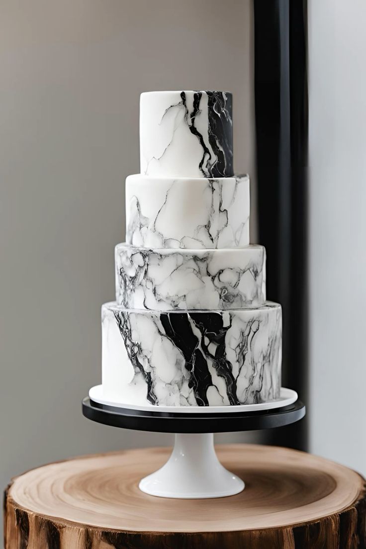 کیک تولد سیاه و سفید