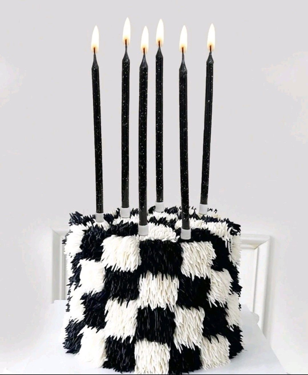 کیک تولد سیاه و سفید