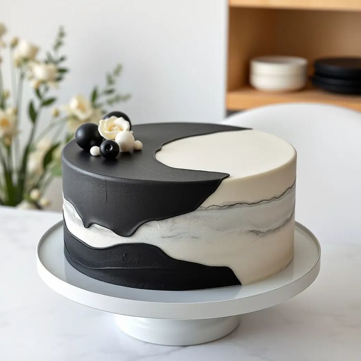 کیک تولد سیاه و سفید