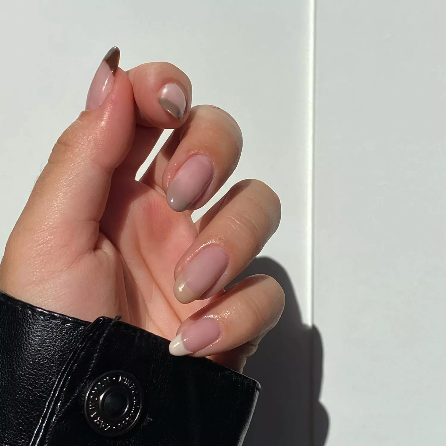 مدل ناخن فرنچ قهوه ای