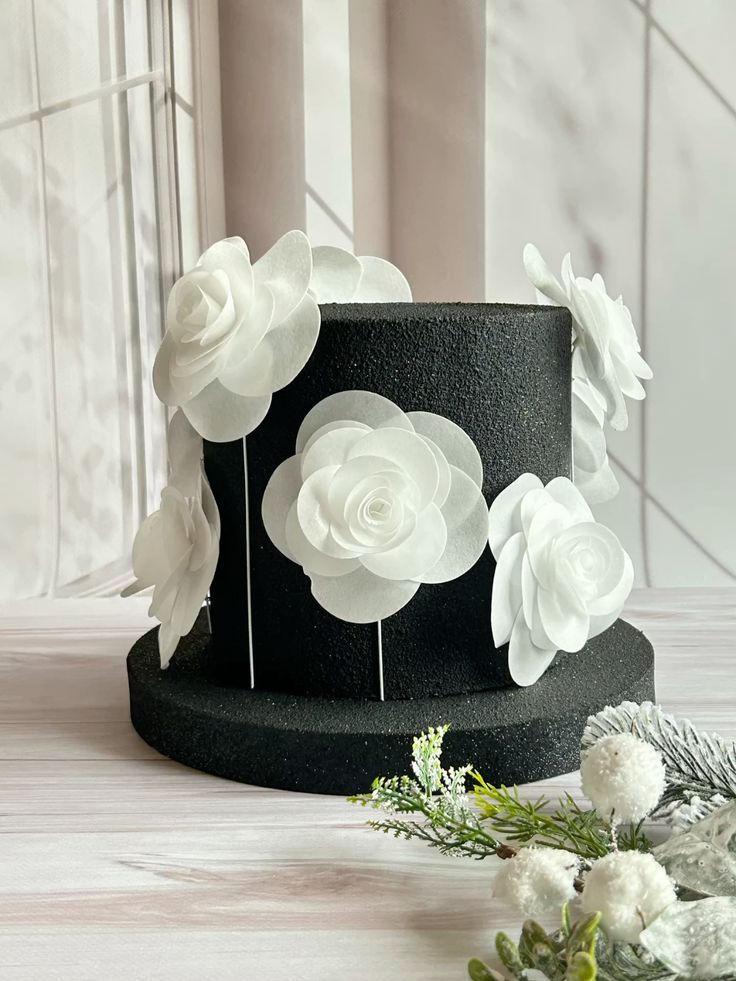 کیک تولد سیاه و سفید