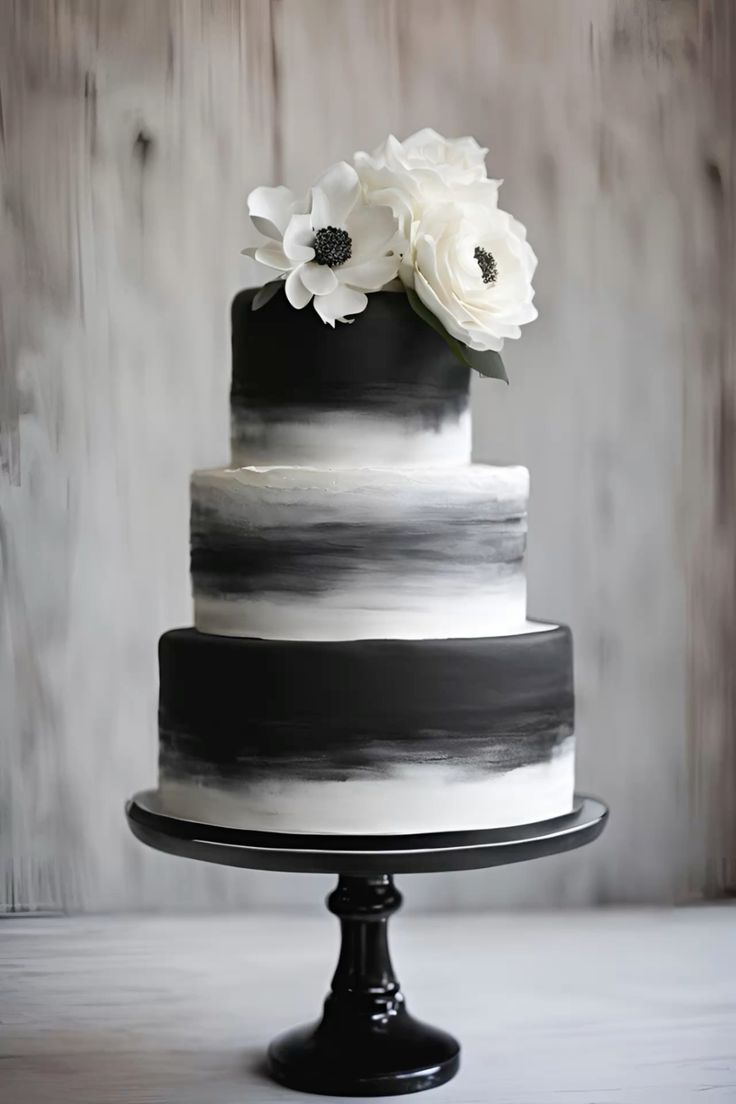 کیک تولد سیاه و سفید