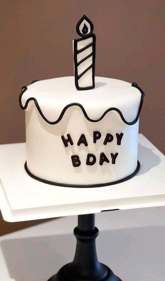 کیک تولد سفید مشکی مردانه