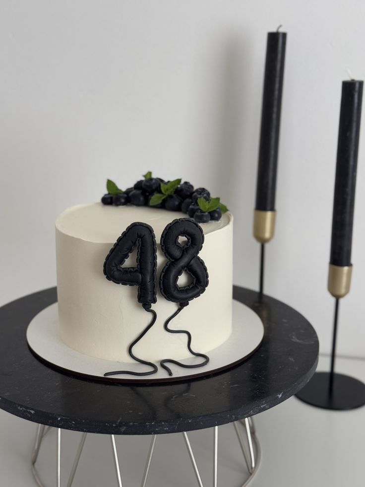 کیک تولد سیاه و سفید