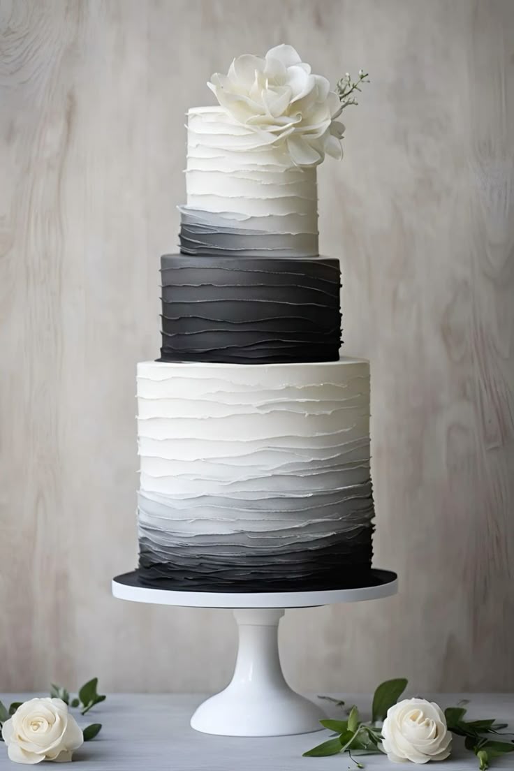 کیک تولد سیاه و سفید