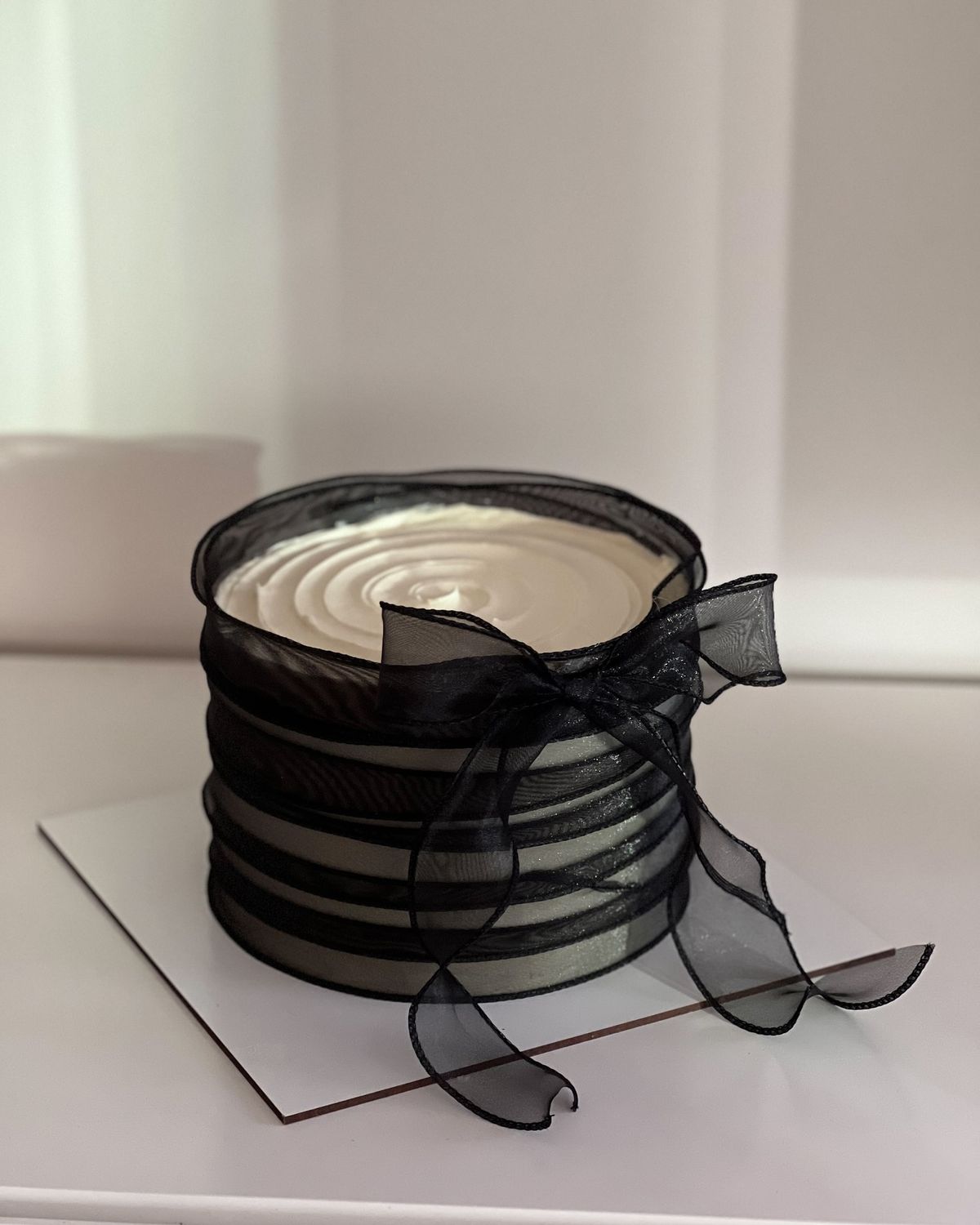 کیک تولد سیاه و سفید