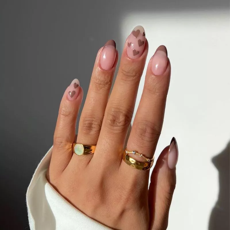 مدل ناخن فرنچ قهوه ای