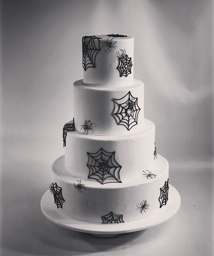 کیک تولد سیاه و سفید