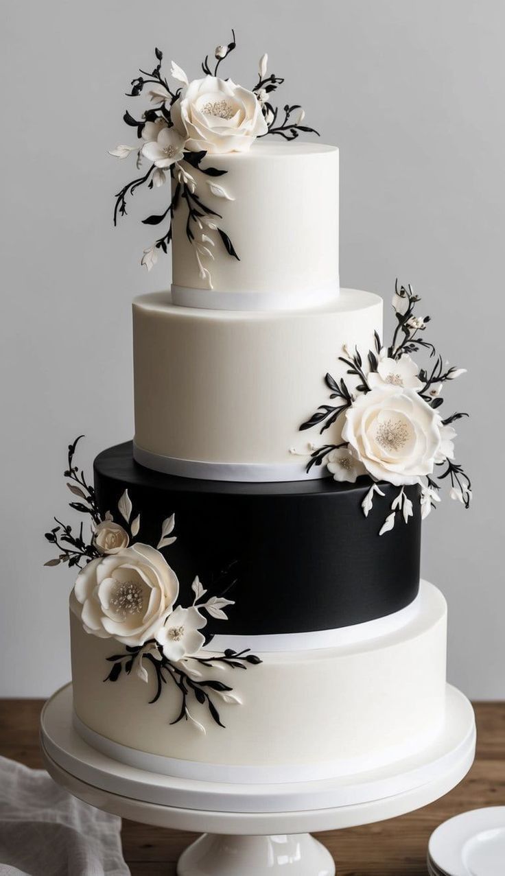 کیک تولد سیاه و سفید